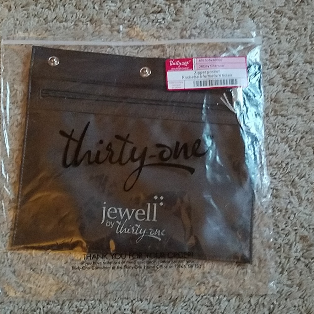 Thirty one zipper pocket